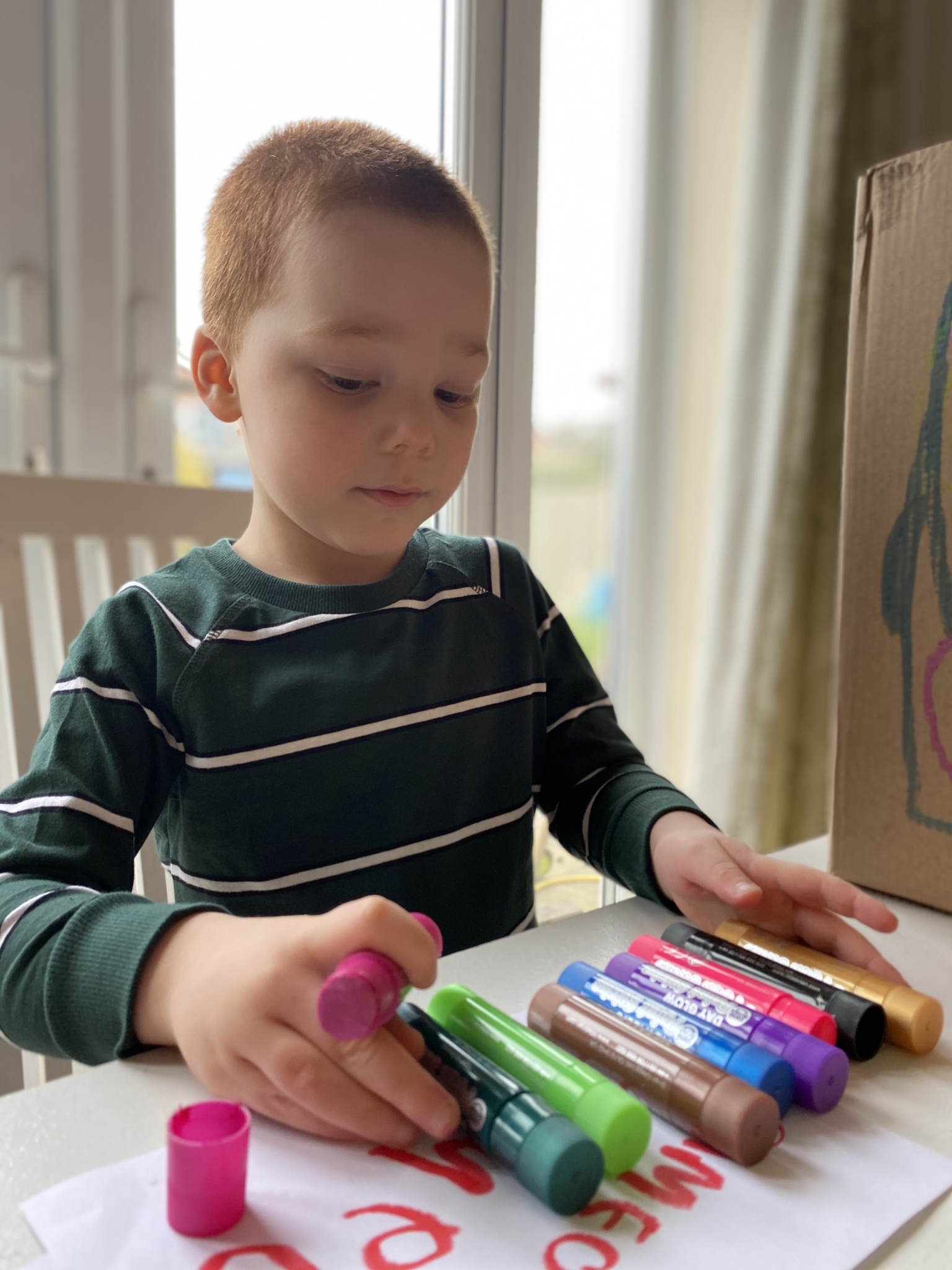 Cameo with His Little Brian Paint Sticks - Chiino.co.uk