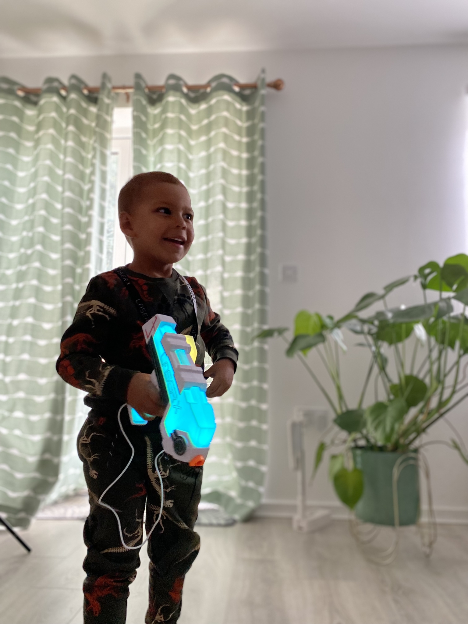 Marlo Inside with Laser X Revolution Blaster - Chiino.co.uk