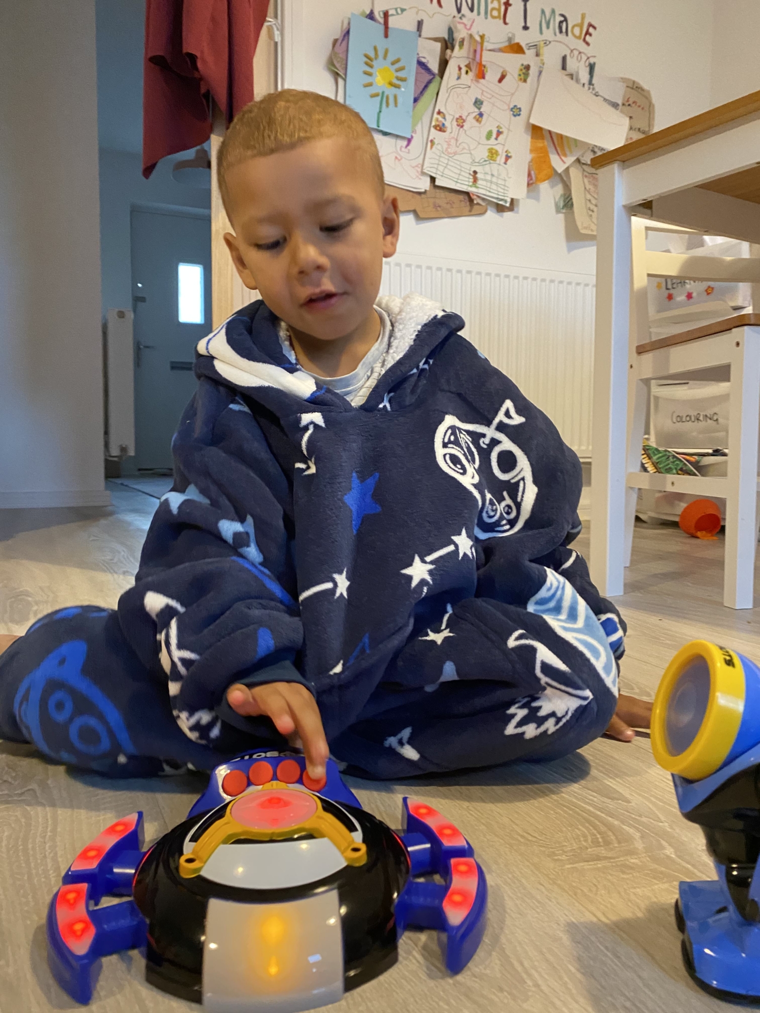 Marlo Playing with SpyBot